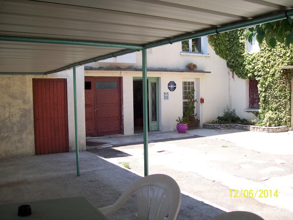 Le Relais Des Blaches Otel Pierrelatte Dış mekan fotoğraf