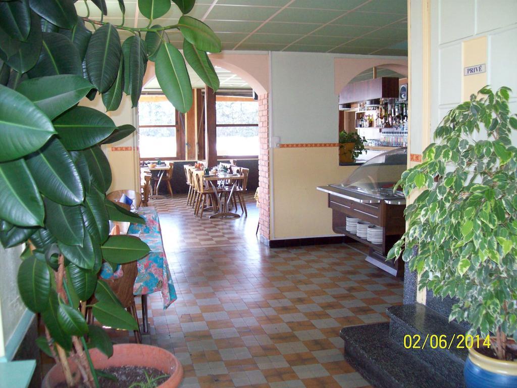 Le Relais Des Blaches Otel Pierrelatte Dış mekan fotoğraf