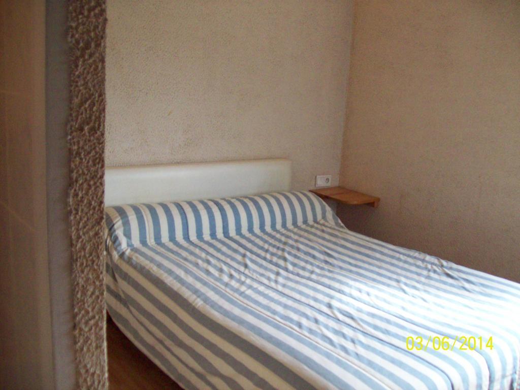 Le Relais Des Blaches Otel Pierrelatte Oda fotoğraf